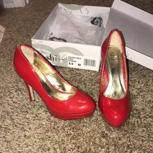 red heels size 8